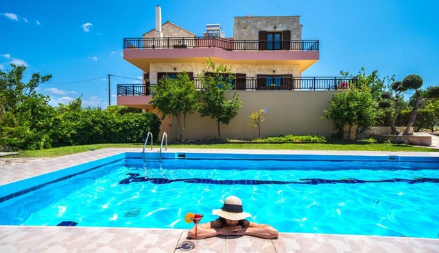 Villas Louloudaki in Loutra