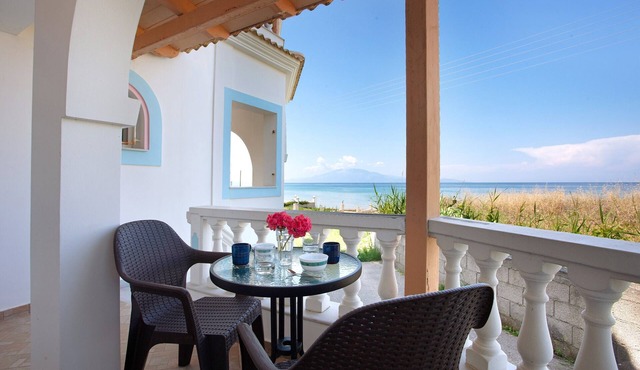 Vorrisi Apartment – Pet-Friendly with Sea View, Terraces & Air Conditioning in Alykes