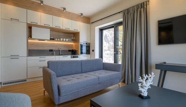 Vrahos Executive Suite in West Mani