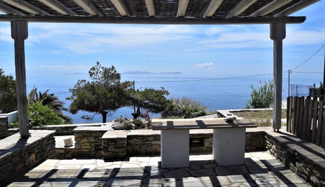 Vrekastro house in Tinos Town