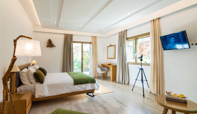 White Donkey Hotel in Messini
