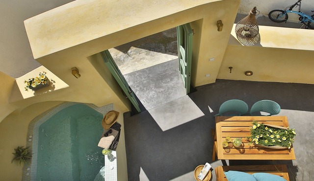 Yellow Orchid Cycladic House with Private Hot Tub in Santorini