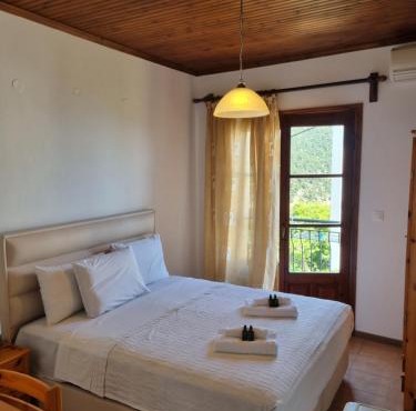 Zeus Guesthouse in Panagia