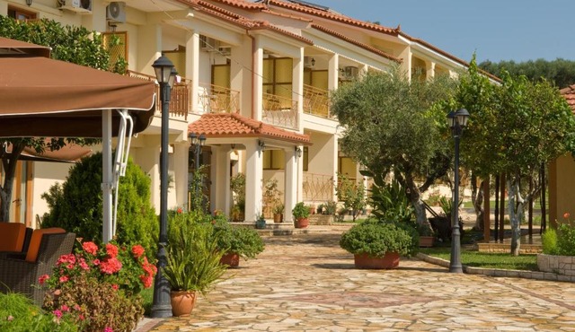 Zorbas Hotel in Myrtéa