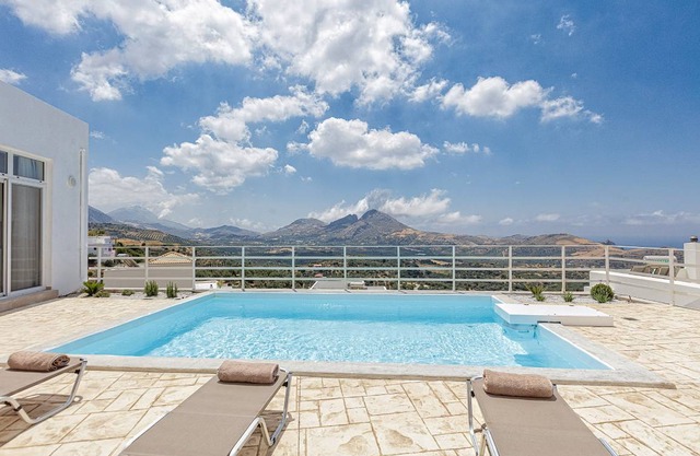 100 m² Villa ∙ 2 bedrooms ∙ 4 guests in Mariou