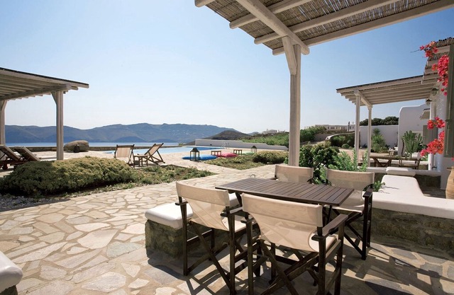 Apartment Yaki 1 in Panormos with amazing views, shared pool, 1 bedroom, 2 sleeps. in Mykonos