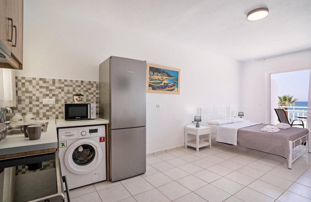 Azure Seaside Apts in Rethymno