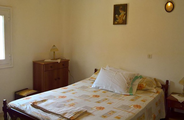 House in the village 5min walk from the beach. in Μακρύ-Γιαλός