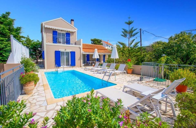 Markantonata Villa Sleeps 5 with Pool Air Con and WiFi in Markandonáta