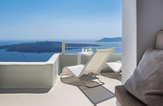 Nefeles Senior Suite by Fantasia Villas in Santorini