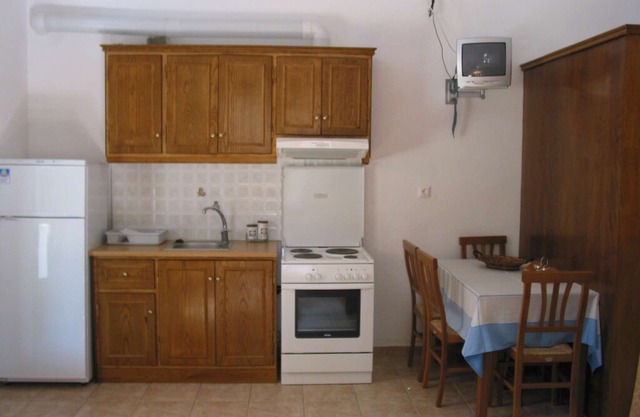 Quiet Beachside Spacious Bungalows + Amazing Seaview + Pool in Lefokastro
