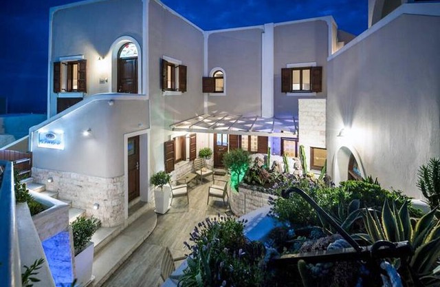 Suite Home Santorini in Santorini