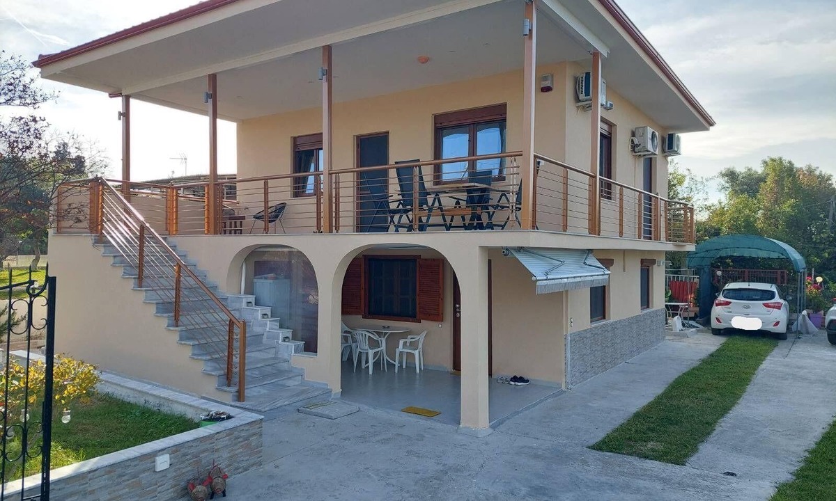 Nea Iraklia House | "Villa Anastasia" Flat on the 1st floor in N. Iraklia
