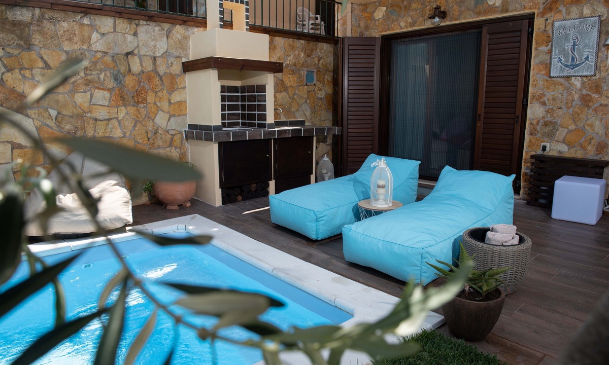 Aristotelis House | Dandy Villas Nea Roda Melodic Waves