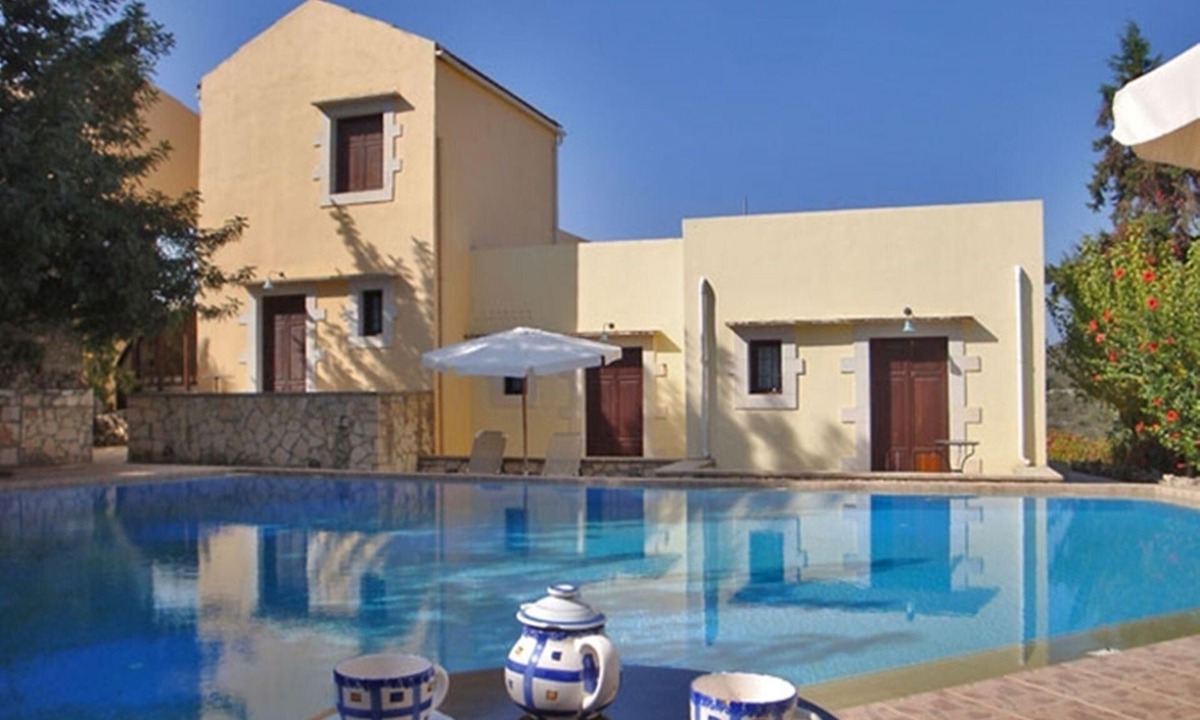 Douliana Apartment | Studio with two balconies