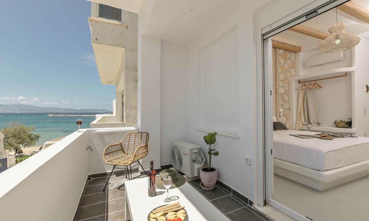 Old Town Naxos Hotel | Fleria Seaview Suites