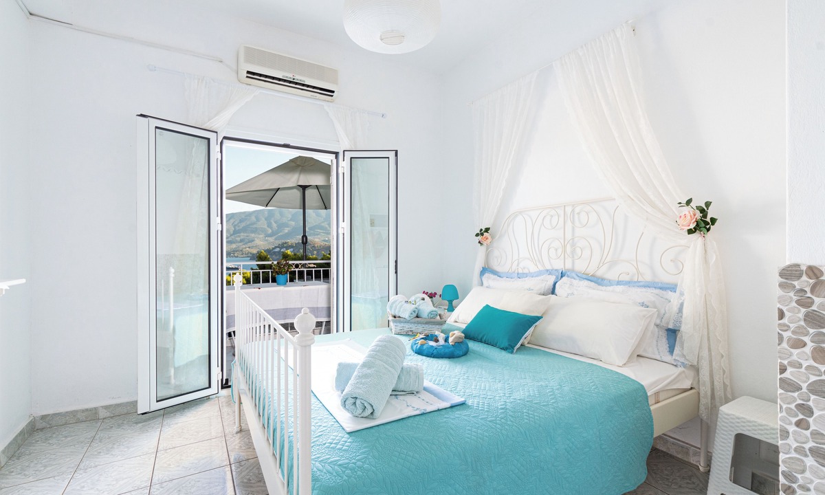Poros House | Lions Apartments