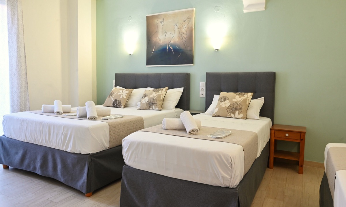 Benitses Hotel | Gina Studios