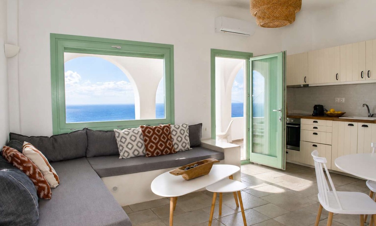 Vourvoulos Apartment | 2 Gods Santorini - Apollon Jacuzzi Sea View Suite