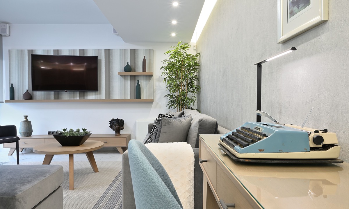 Palaio Faliro Apartment | The Lop Athens Holiday Luxury Suites