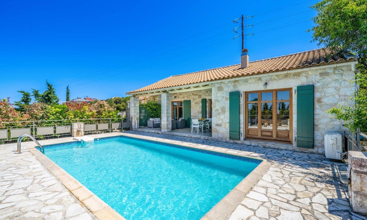 Antipata Villa | Villa Delfini by Villa Plus