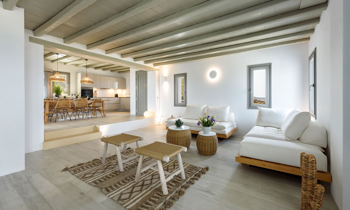 Piso Livadi Villa | Rising Moon villa with pool, near the beach