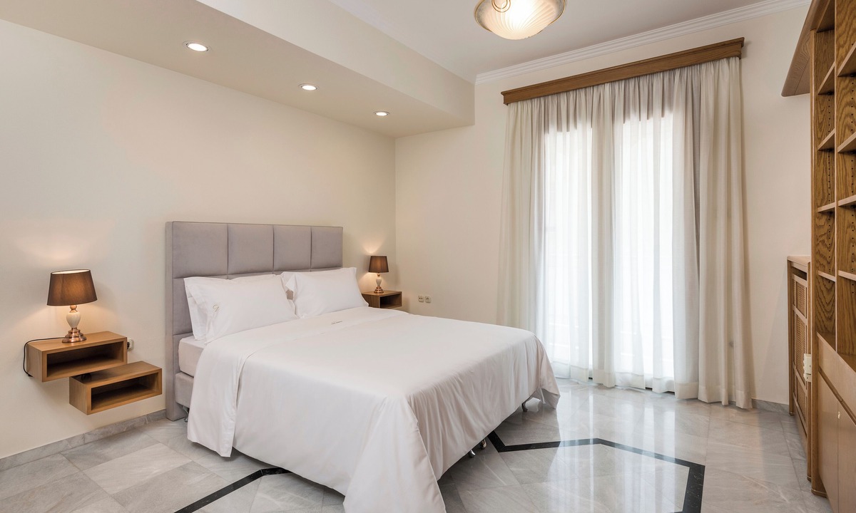 Old Town Apartment | Soul of Sun - Spacious Luxury 90sqm Apt, 2 Baths, Center, Parking Available 900m