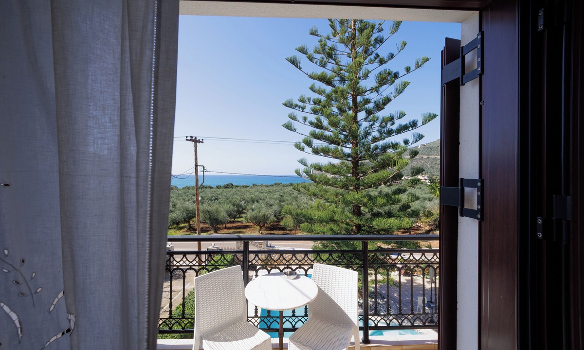 Karavostasi Apartment | Lithos By The Sea