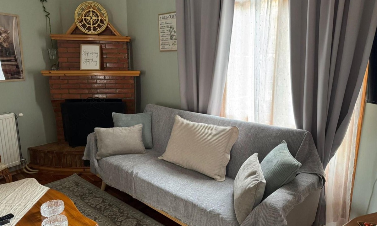 Konitsa Apartment | Apartment 'Konitsa Primula' with Mountain and Aoos River Valley View, Wi-Fi and Air Conditioning
