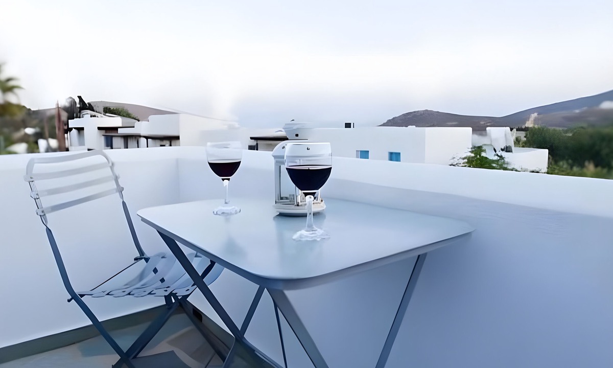 Livadi Apartment | Holiday Apartment '2' in Serifos