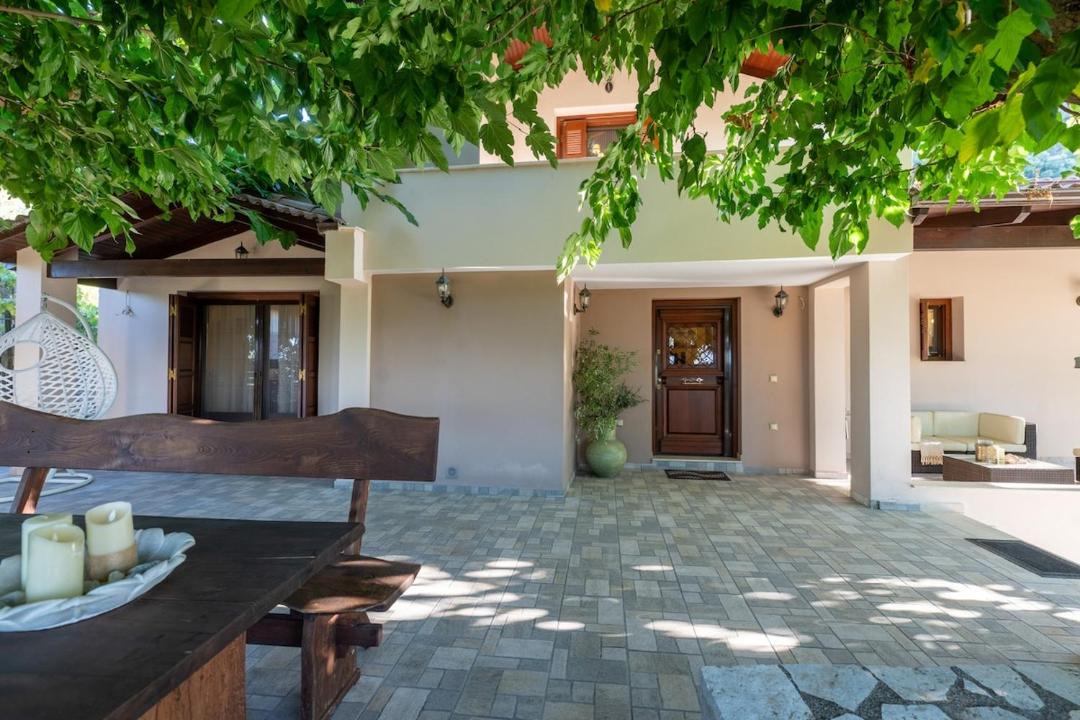 Grigoris Villa | Aura Sea & Shadow Villa, Aigio - 4BR by ΜΡS