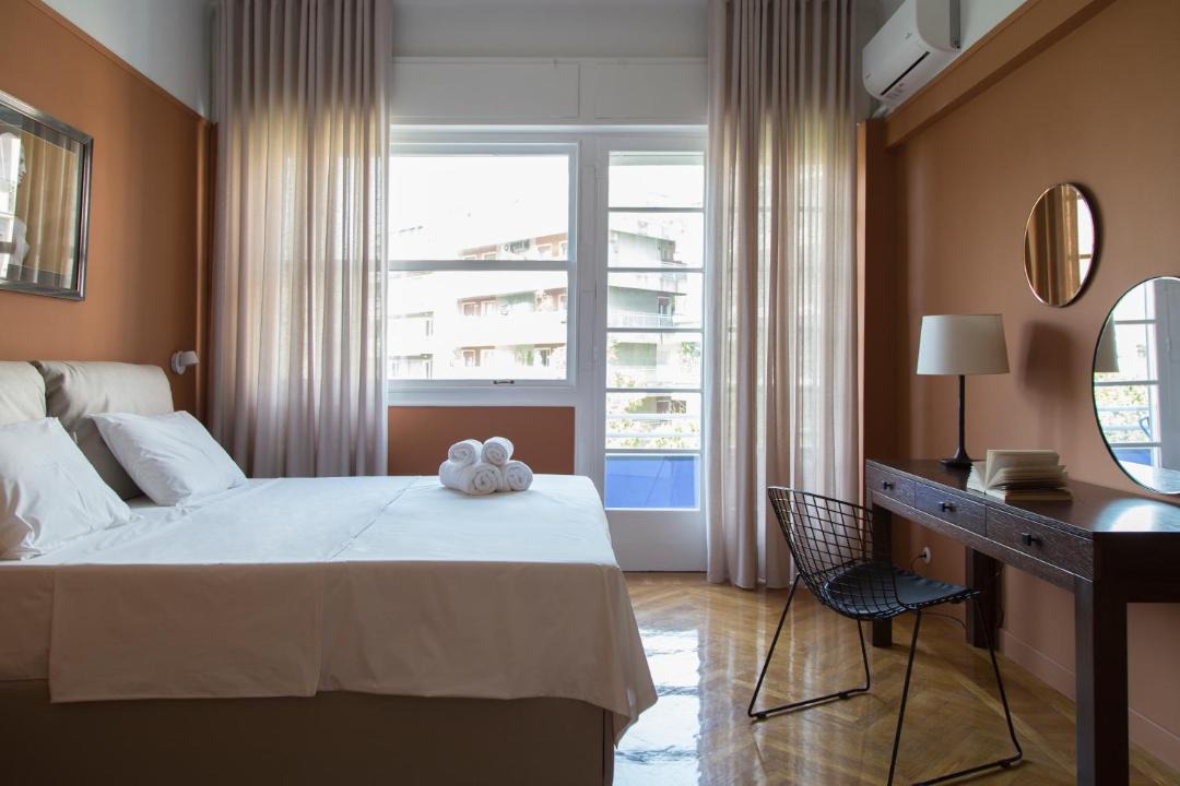 Exarhia Apartment | Bauhaus Building 190sq City Centre