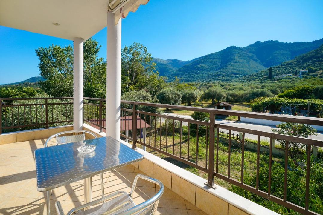 Koinira Hotel | Athina Villa