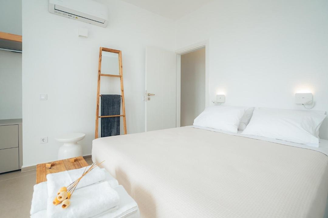 Vathi Apartment | Melianthos Villas