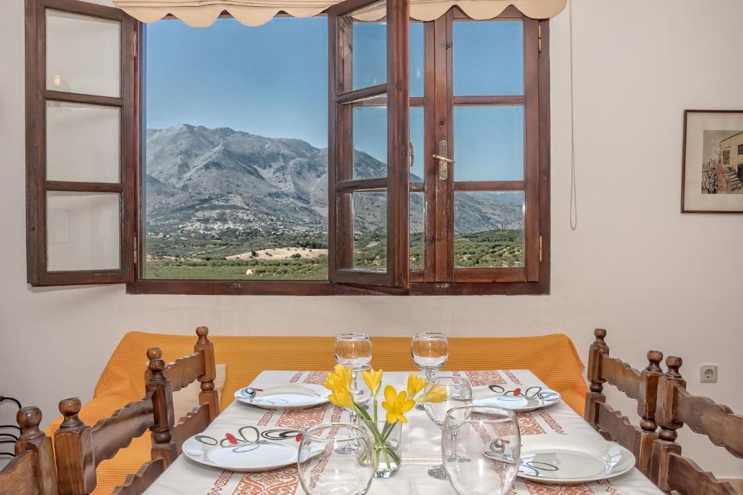 Episkopi House | Traditional Home Retreat with Panoramic Almyros Bay View & Wine Cellar