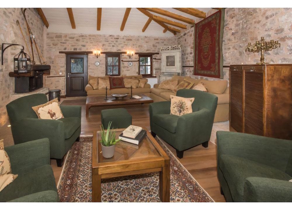 Photo of Livingroom in Karpenisi