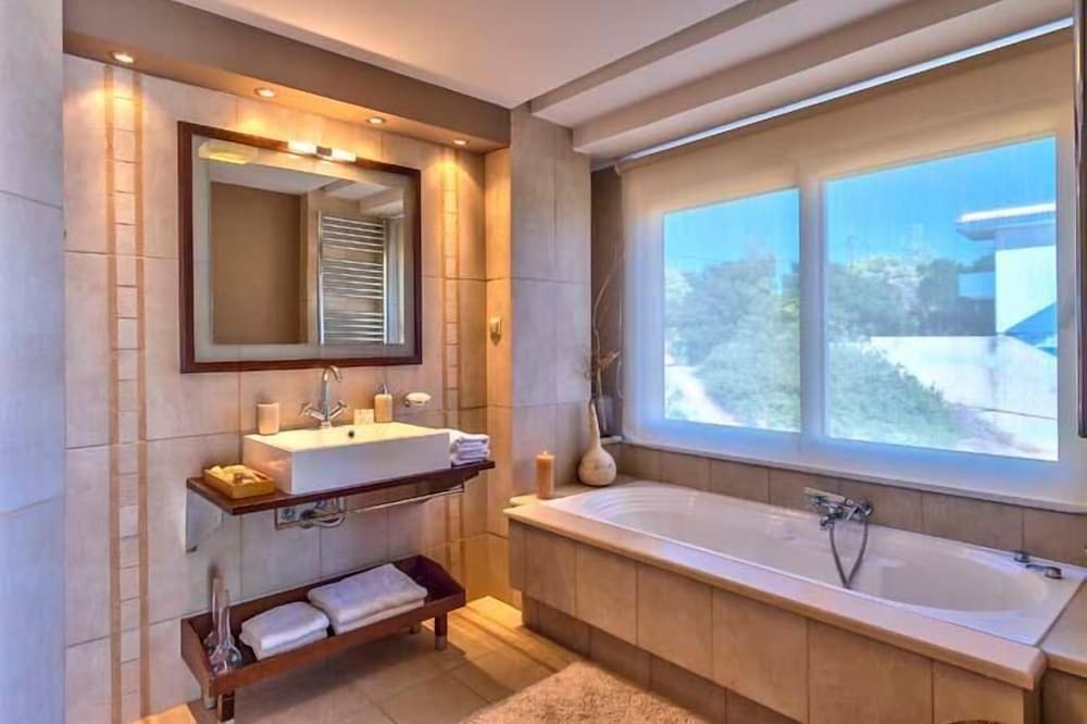 Photo of Bathroom in Mavros Kolimpos