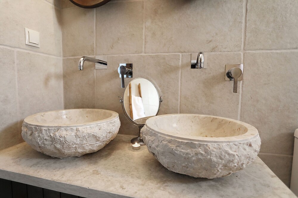 Photo of Bathroom in Roumeli