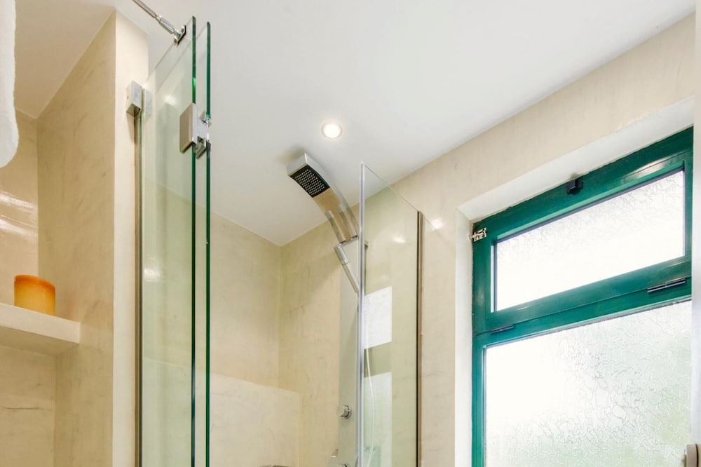 Photo of Bathroom in Gerani