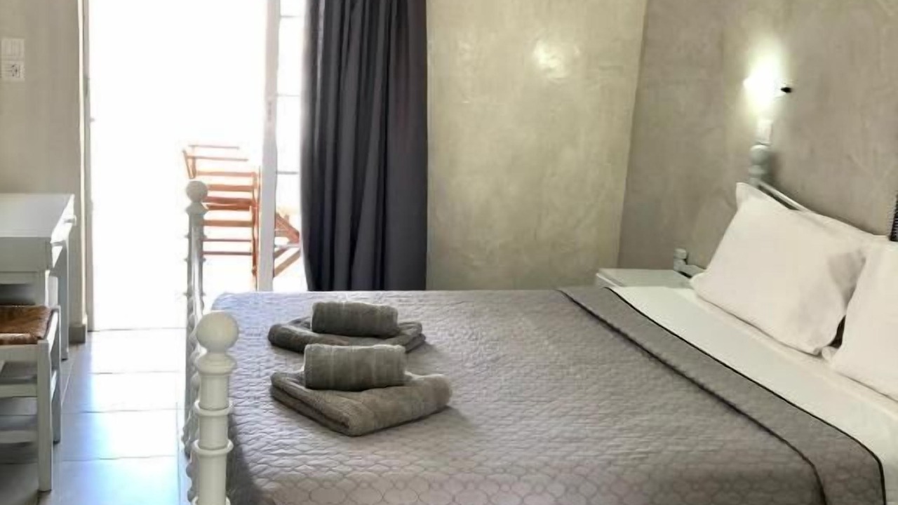 Photo of Bedroom in Ios Town