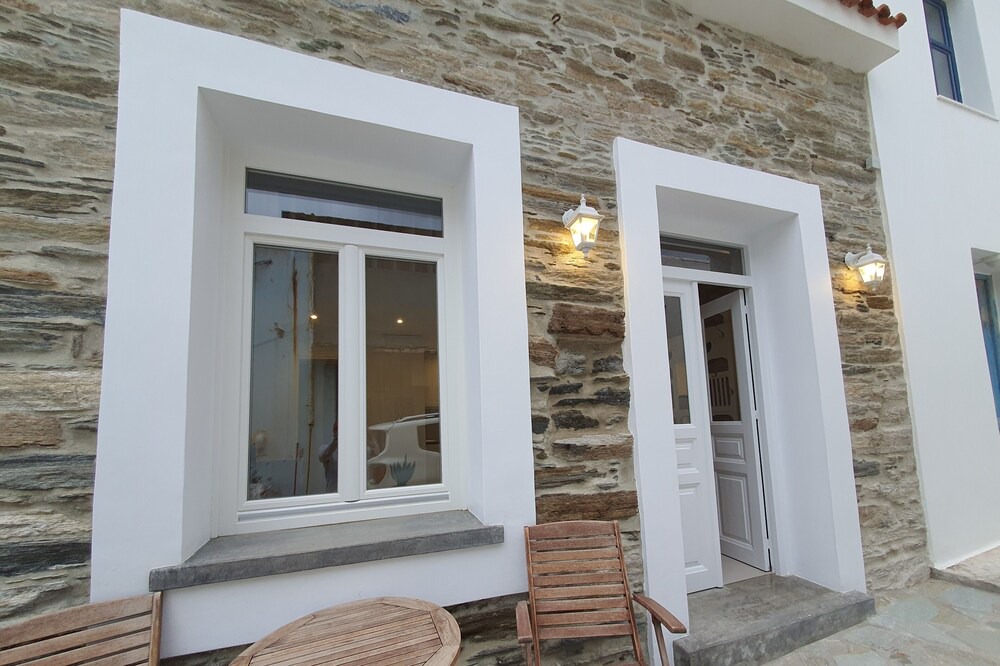 Photo of Outdoor in Paleopolis