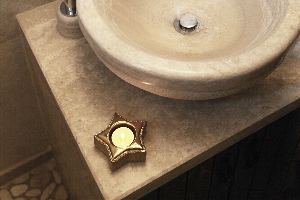 Photo of Bathroom in Roumeli