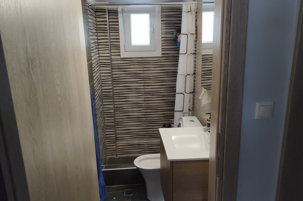 Photo of Bathroom in Neoi Epivates