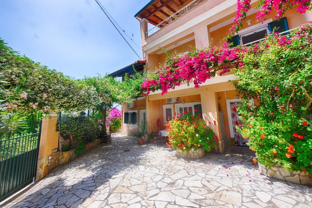 Photo of Outdoor in Sinarades