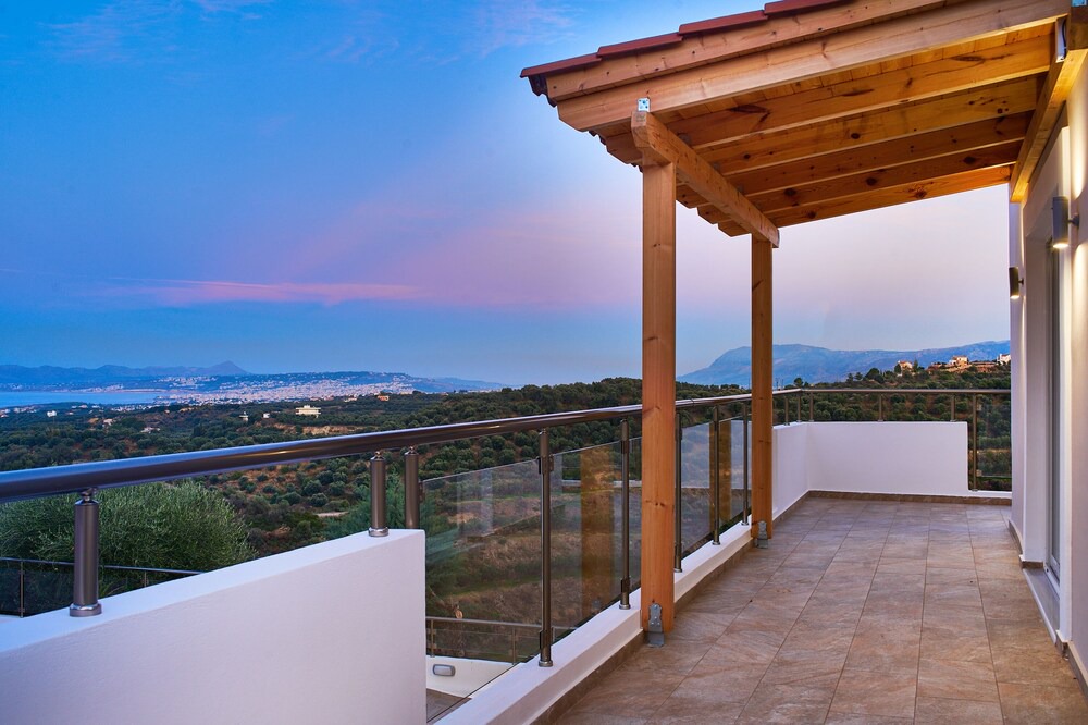 Photo of Patio Balcony in Stalos