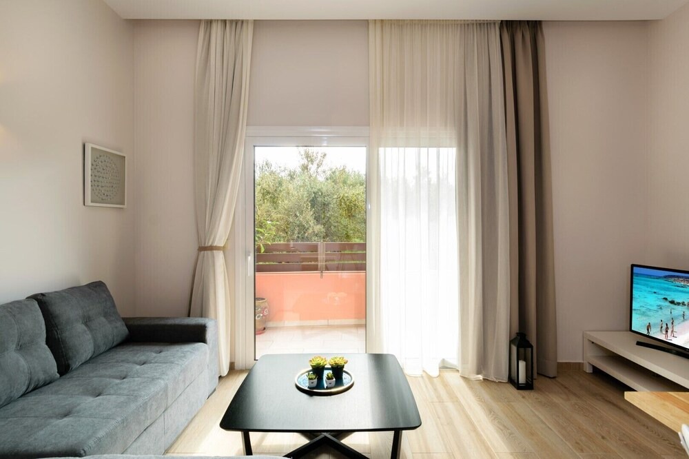 Photo of Livingroom in Platanos