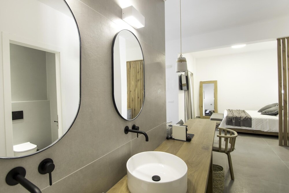Photo of Bathroom in Kini