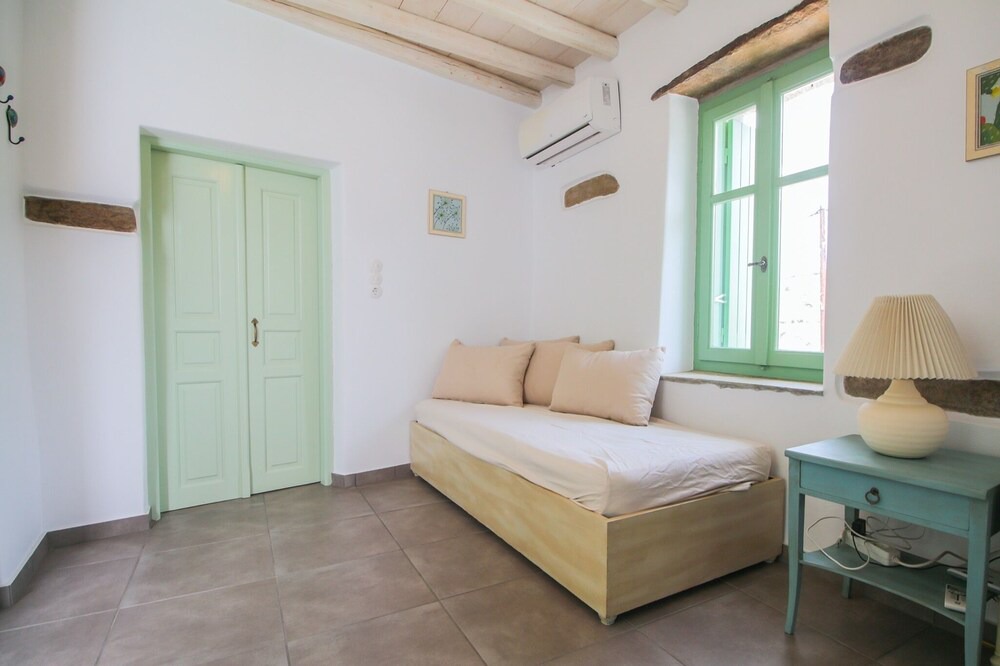 Photo of Bedroom in Exomvourgo
