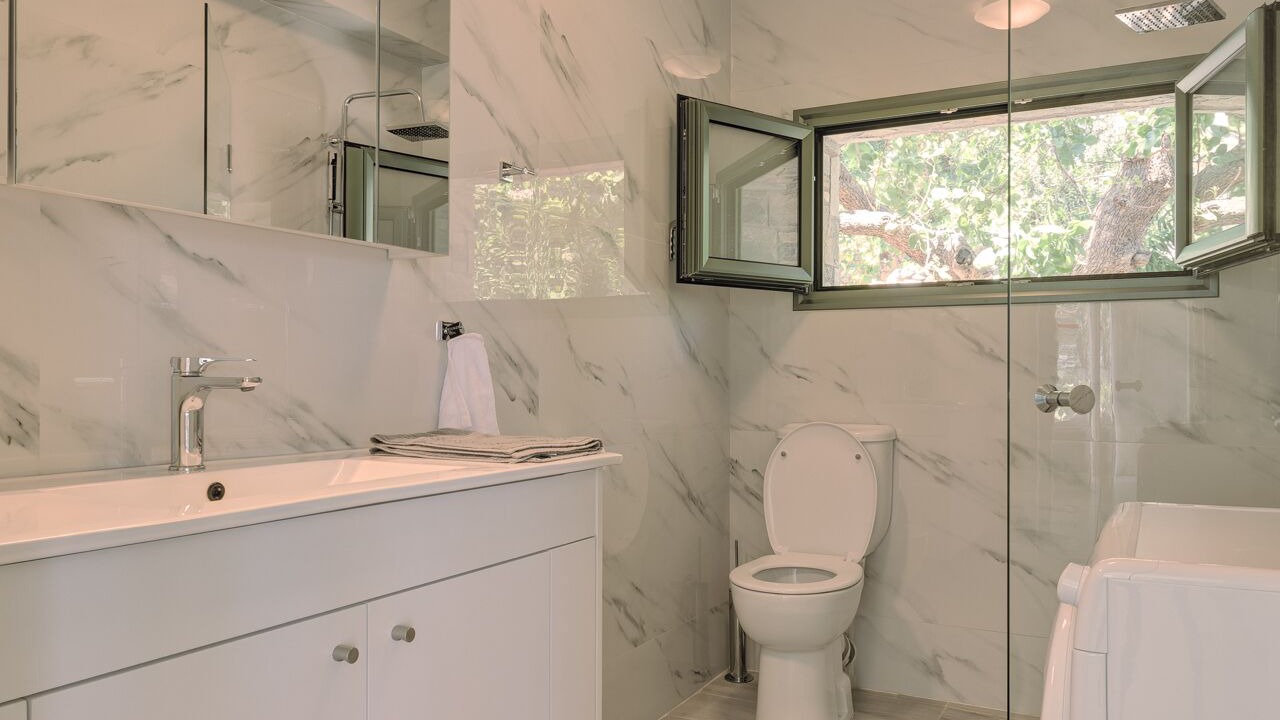 Photo of Bathroom in Plomari