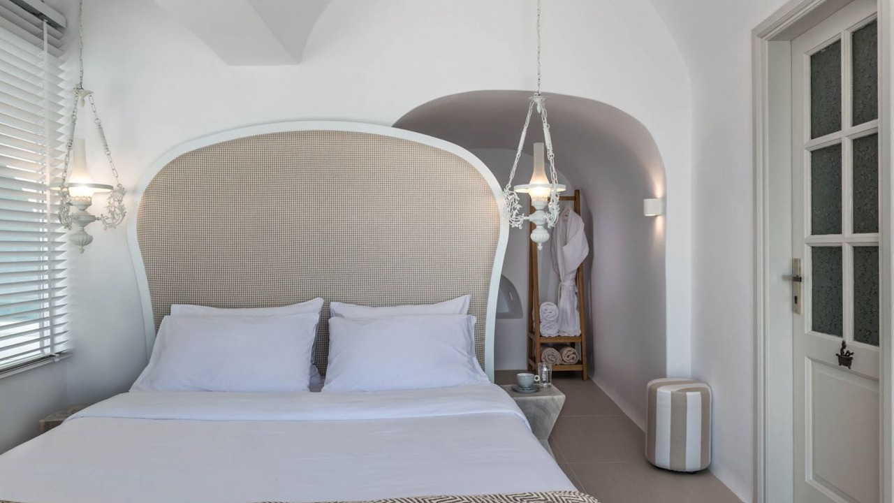 Photo of Bedroom in Fira